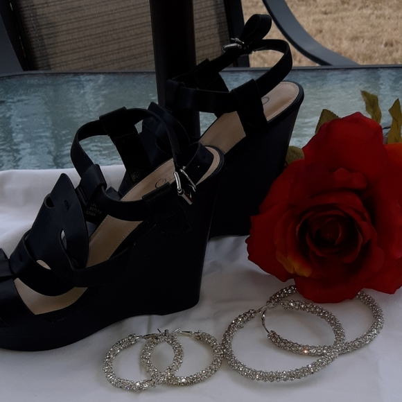 WEDGES - Picture 4 of 6